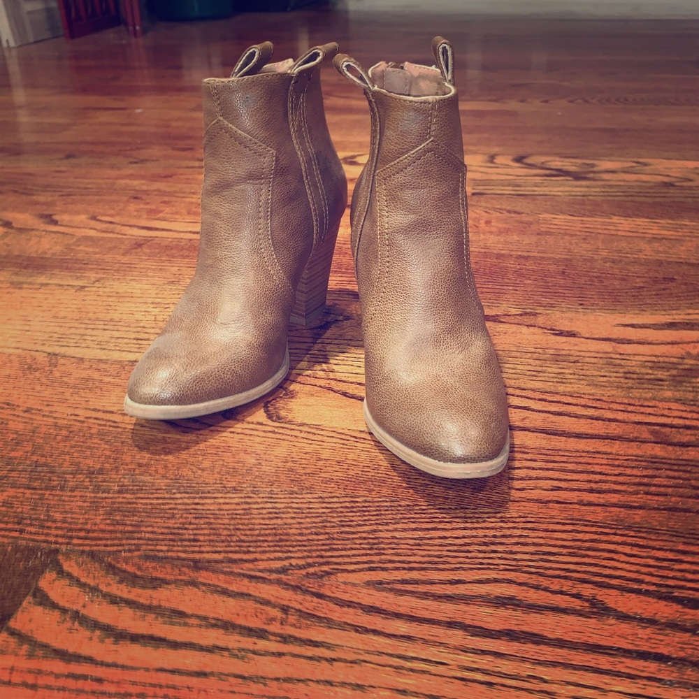Gently Warn Heeled Bootie
